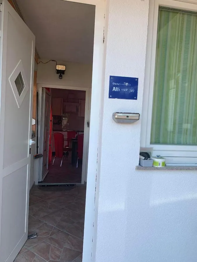 Irma Haus Διαμέρισμα Jadranovo