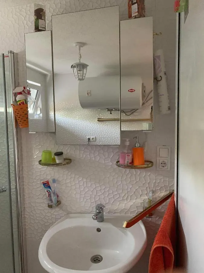 Irma Haus Διαμέρισμα Jadranovo